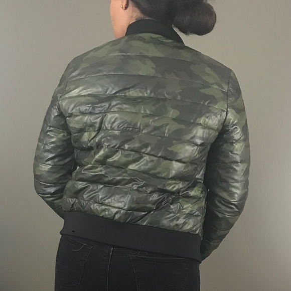 🔥Final price drop 🔥 NEW Lucky brand Camouflage puffer Bomber M - Picture 7 of 8